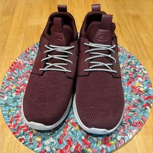 Men’s Skechers in Maroon, size 10.5, Classic Fit Air-Cooled Memory Foam. GUC